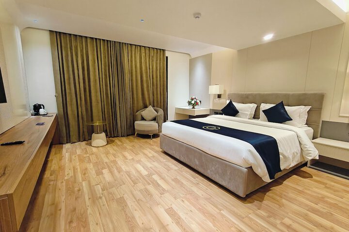 Room 14 of 38
