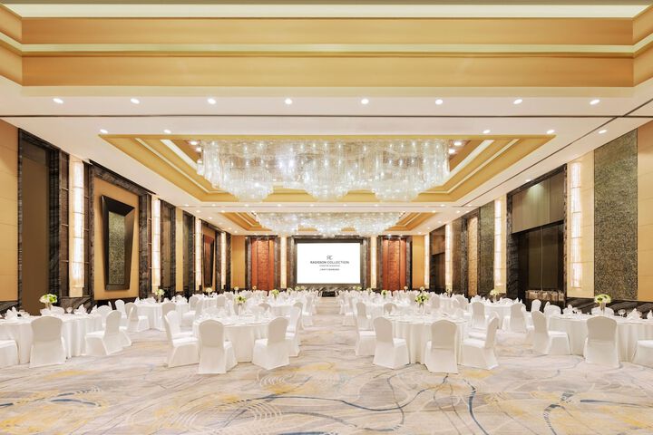 Ballroom/Hall 69 of 85