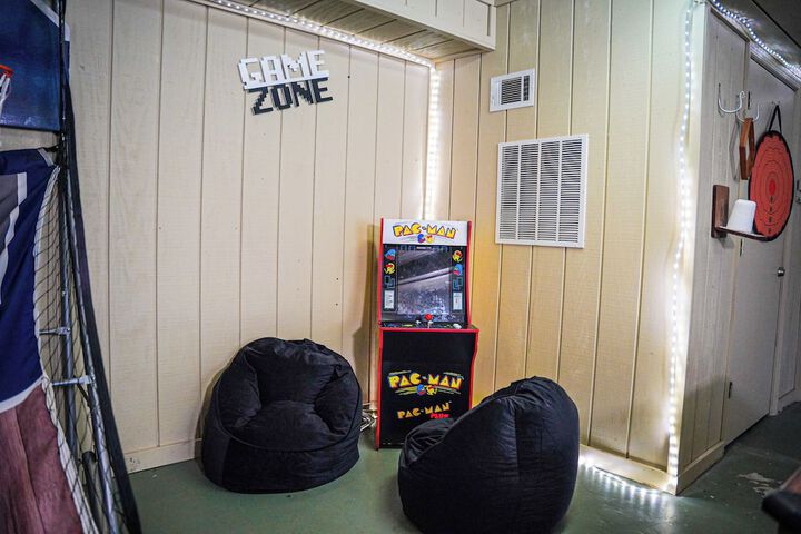 Room 35 of 232