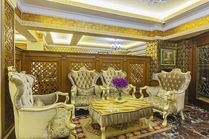 Hotel Lobby