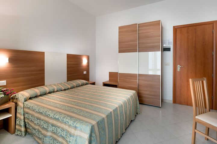 Room 19 of 90
