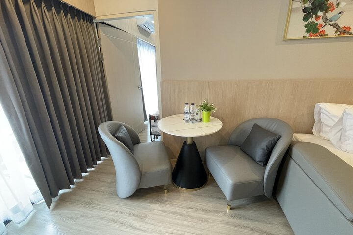 Room 5 of 27