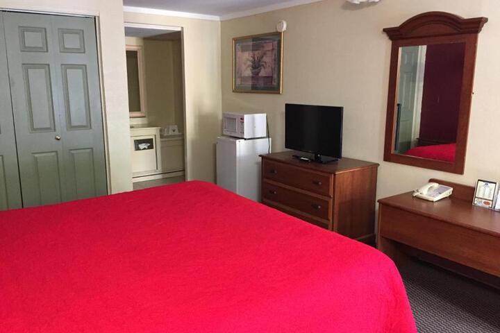 2 Double Beds (1 of 6)