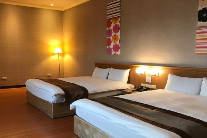 Room 17 of 48