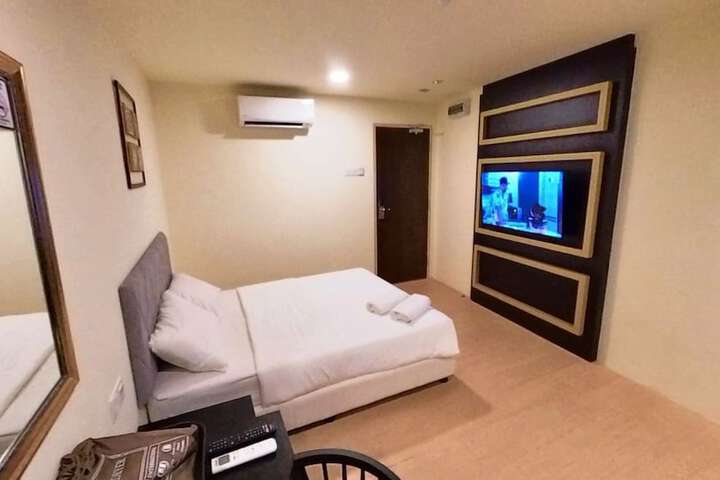 Room 21 of 47