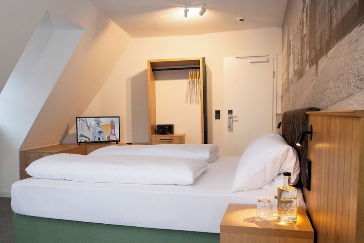 Room 8 of 55
