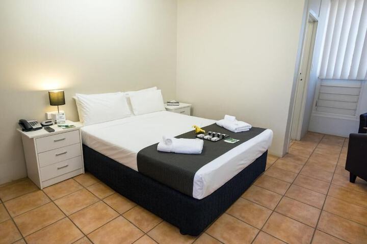 Room 4 of 38