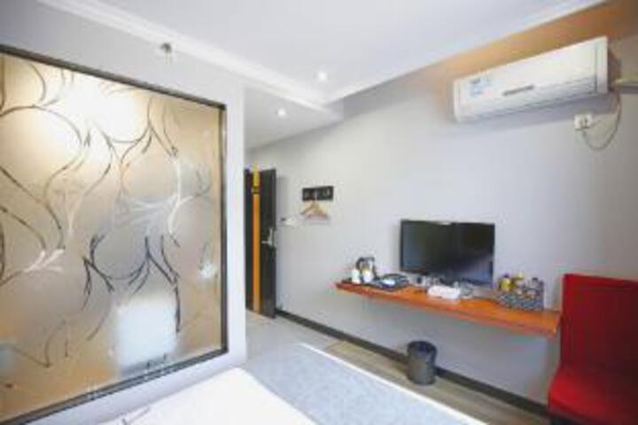Room 7 of 7