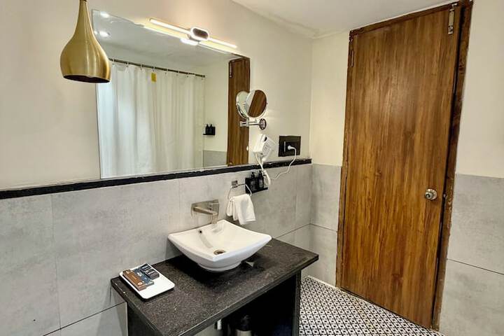 Room 169 of 196