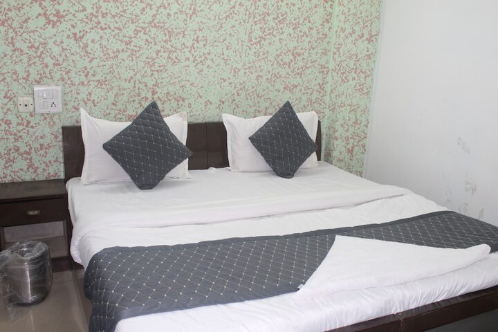 Room 9 of 21