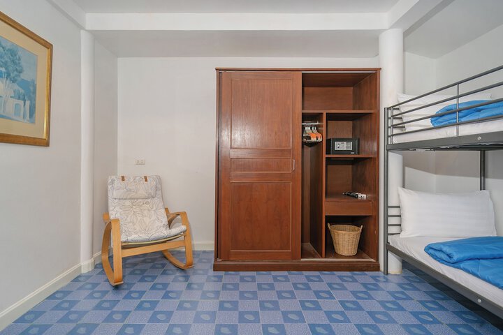 Room 4 of 91