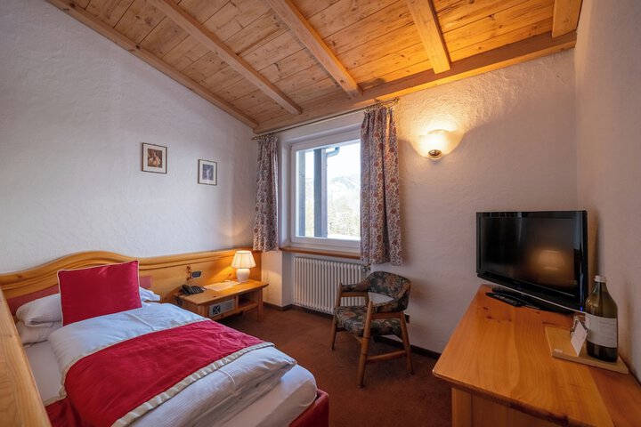 Room 17 of 145
