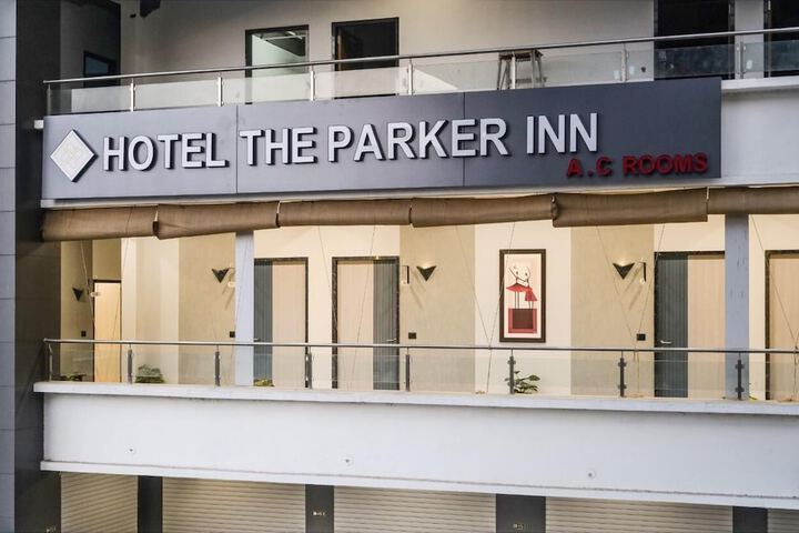 HOTEL THE PARKER INN by KBNT GROUP