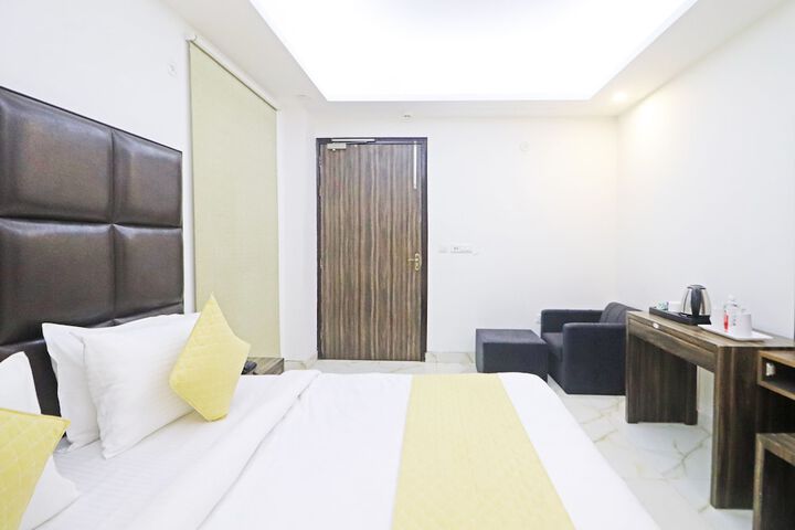 Room 72 of 126