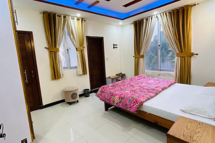 Room 8 of 20