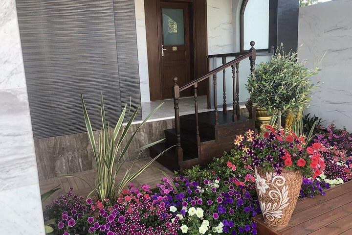 Hotel Exterior 74 of 78