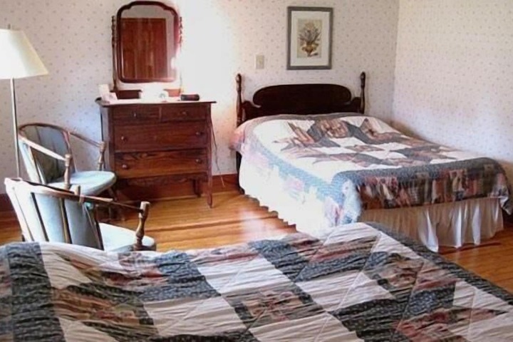 Room 34 of 72