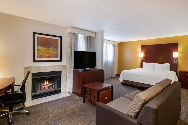 Accessible Suite King Bed Mobility Accessible Bathtb Sofa Bed Fullkt Full Breakfast (19 of 41)