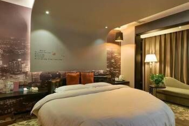 Room 3 of 7