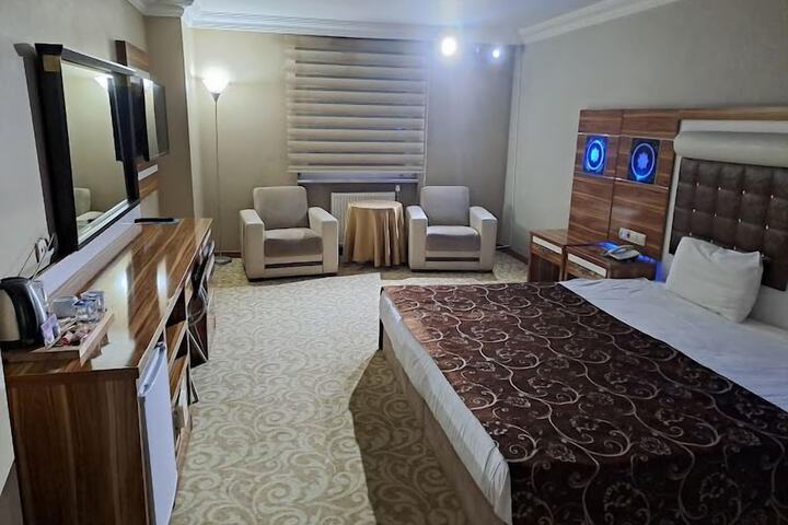 Room 14 of 44