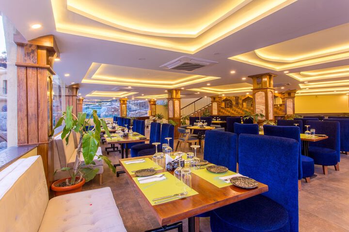 Dining 54 of 76