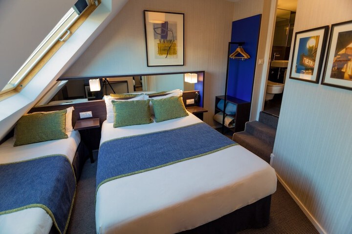 Room 16 of 61