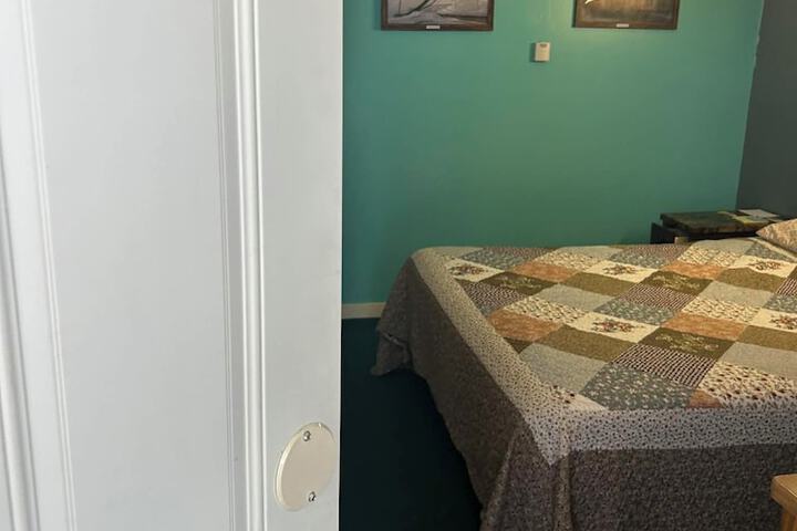 Room 8 of 22