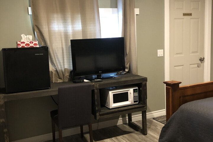 Room 27 of 73