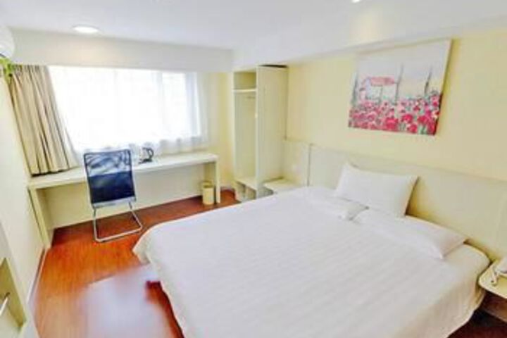Room 14 of 21