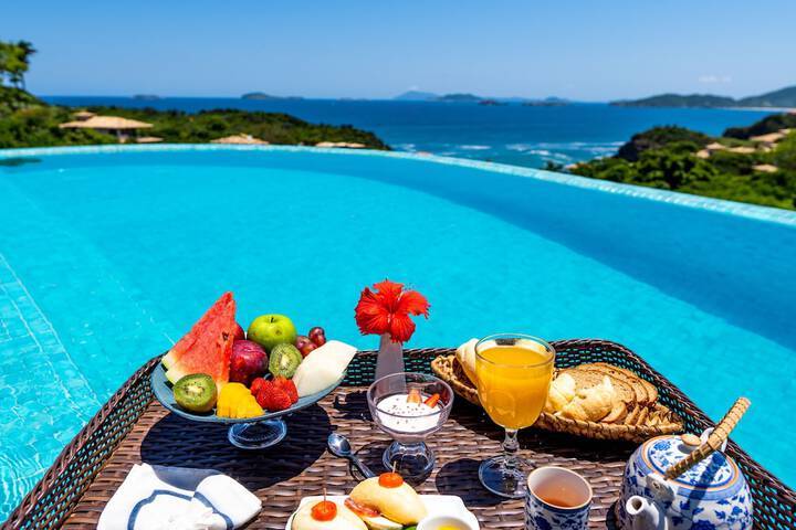 Hotel with Pool