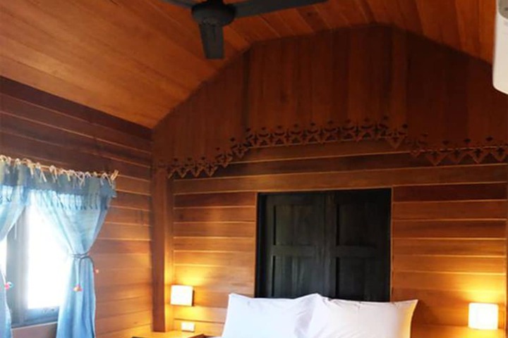 Room 4 of 31