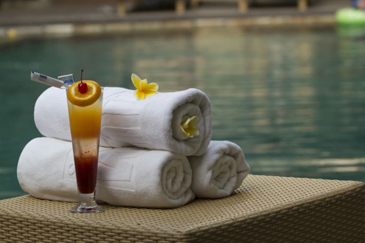 Hotel with Pool