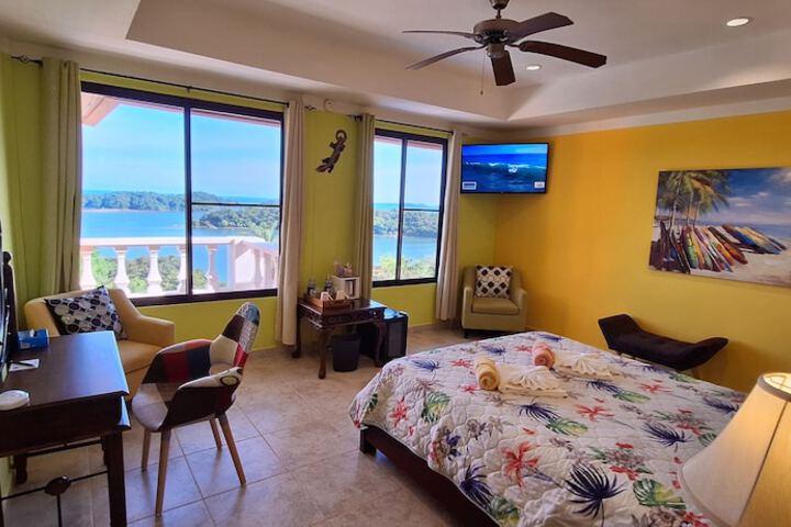 Room 9 of 125