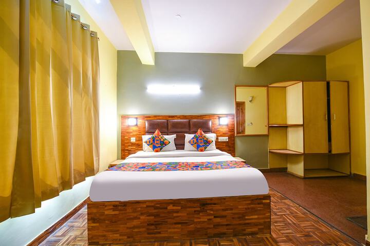 Room 10 of 29