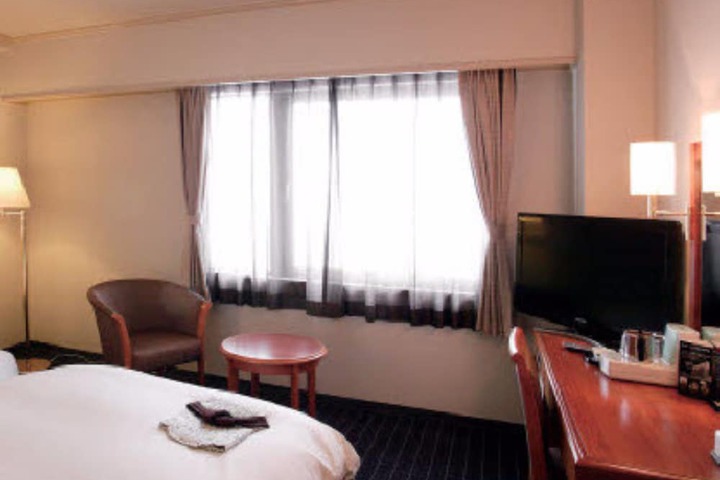 Room 11 of 42
