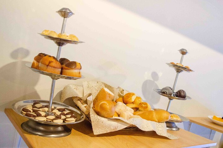 Breakfast/Coffee Service 8 of 23