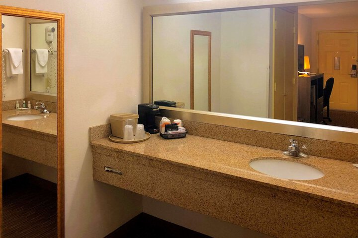 Room 29 of 47