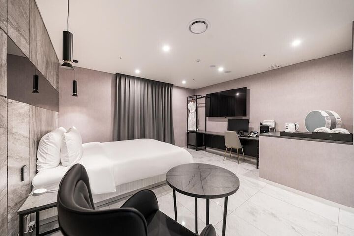 Room 36 of 140