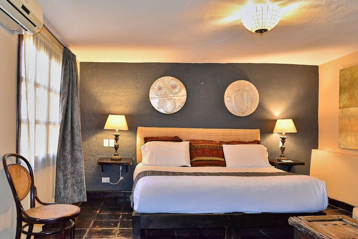 Room 13 of 37