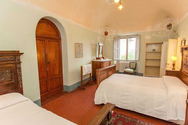 Room 34 of 170