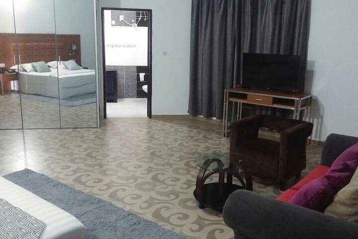 Room 11 of 38