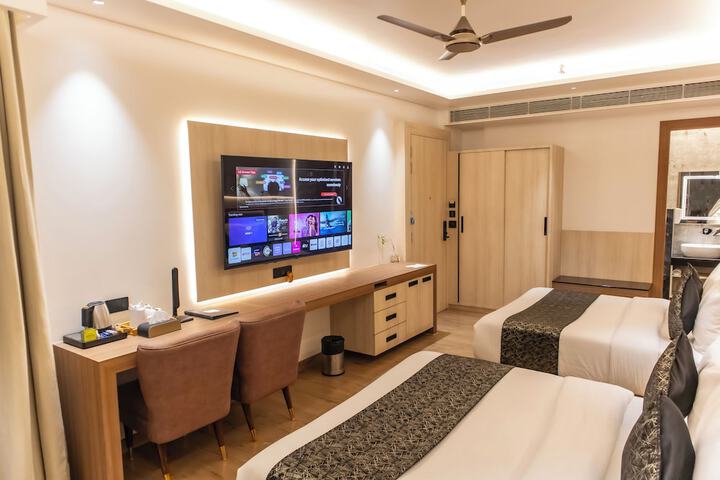 Room 79 of 221