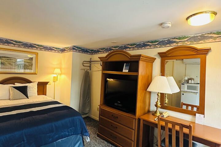 Room 3 of 17