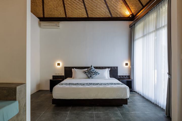Room 4 of 62