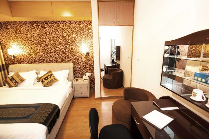 Room 14 of 34