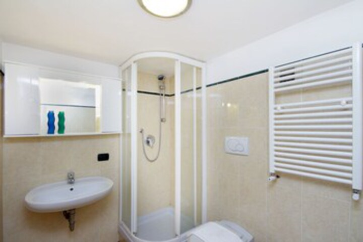 Room 5 of 52