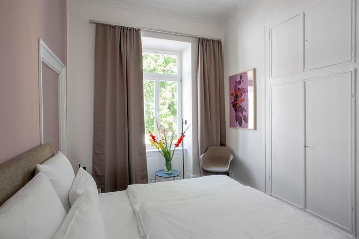 Room 49 of 70