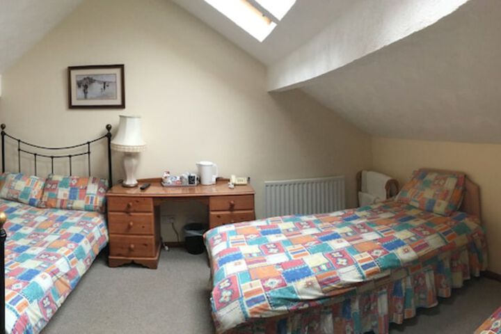 Room 12 of 32