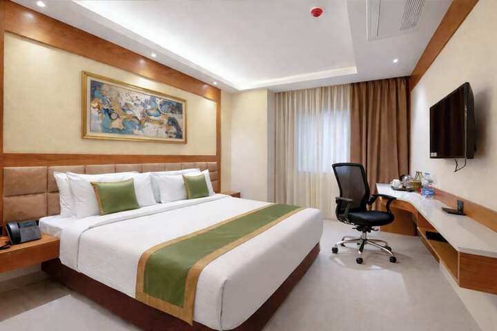 Room 16 of 24