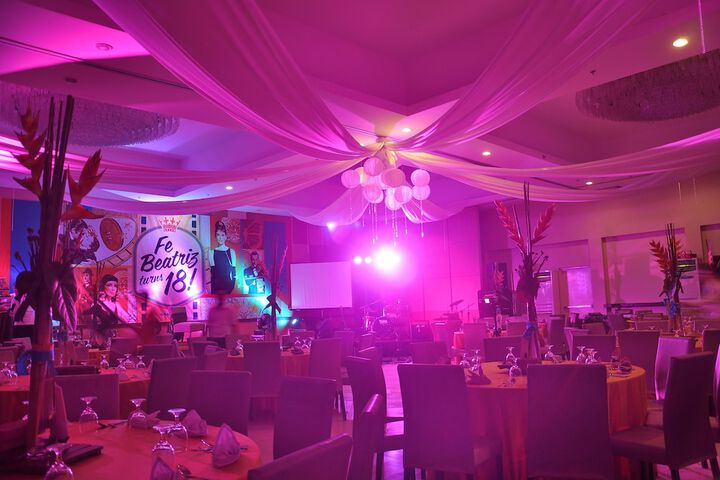 Banquet hall